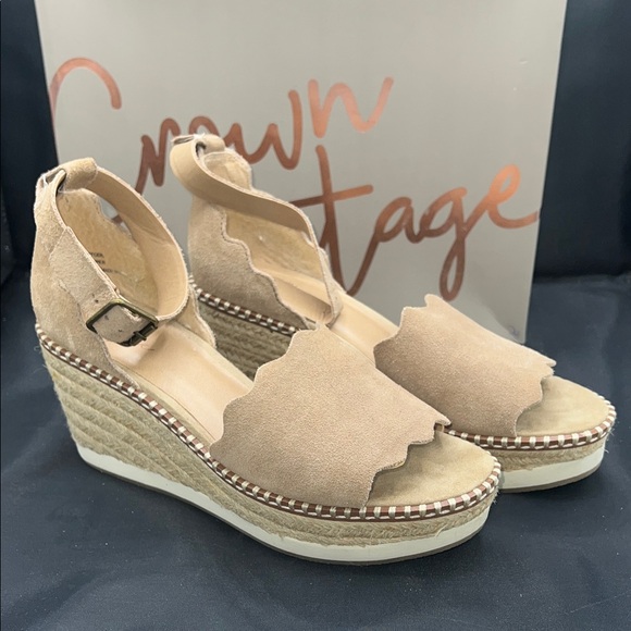 Crown Vintage Shoes - Crown Vintage Beige Scalloped Wedges